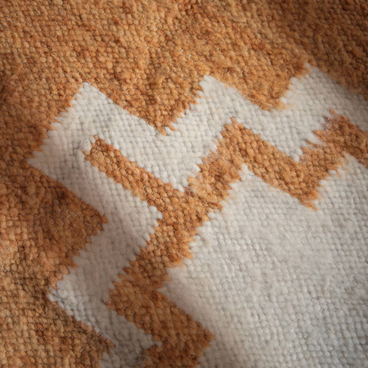 tapis-laine-ocre-finca-home-3 Tapis en laine ocre Finca Home
