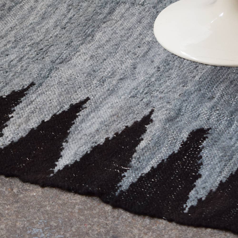 zoom-tapis-laine-gris-finca-hom Tapis en laine gris et noir Finca Home