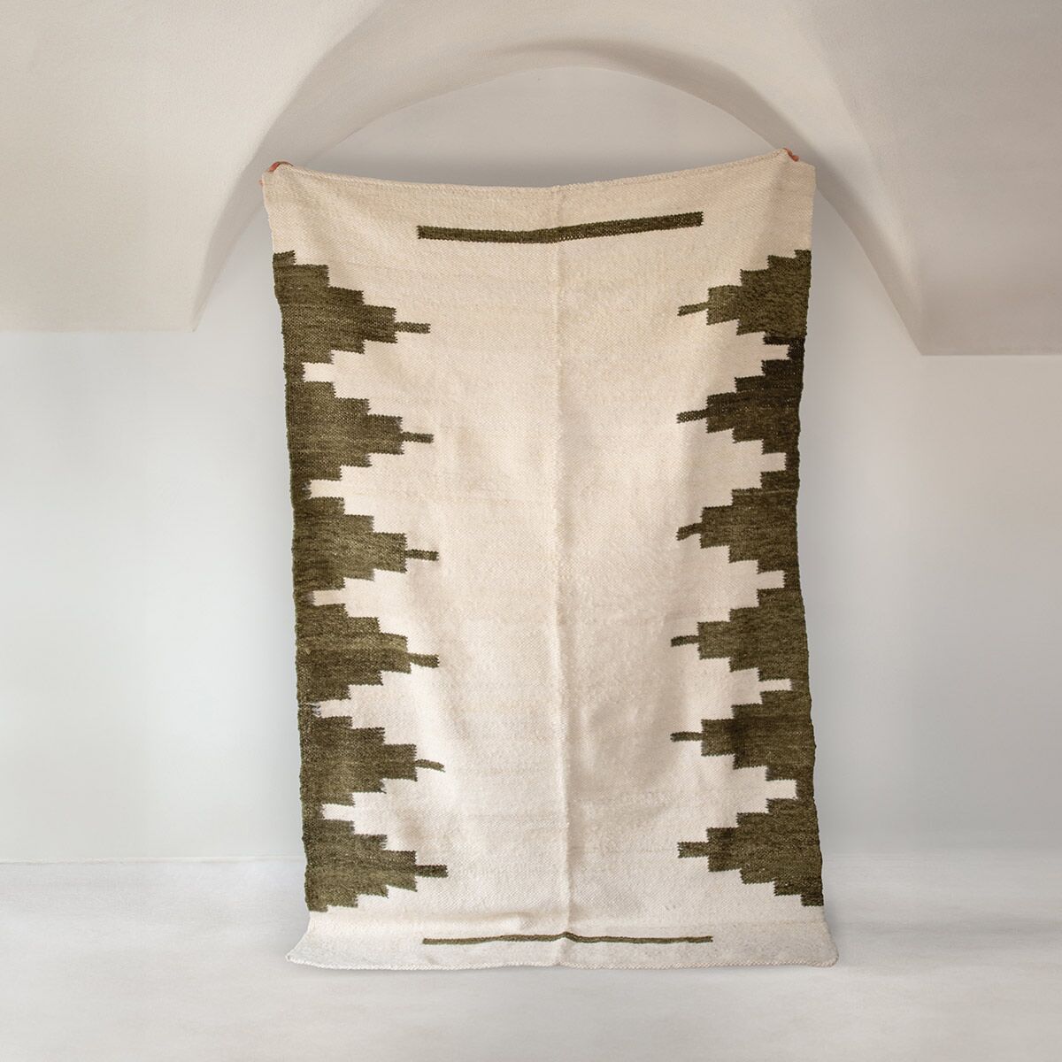 tapis-laine-vert-finca-home Tapis artisanal en laine vert kaki Finca Home