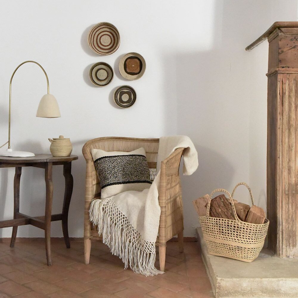 ambiance-2-coussin-rectangulaire-noir-et-blanc-laine-finca-home Coussin ethnique noir et blanc Finca Home