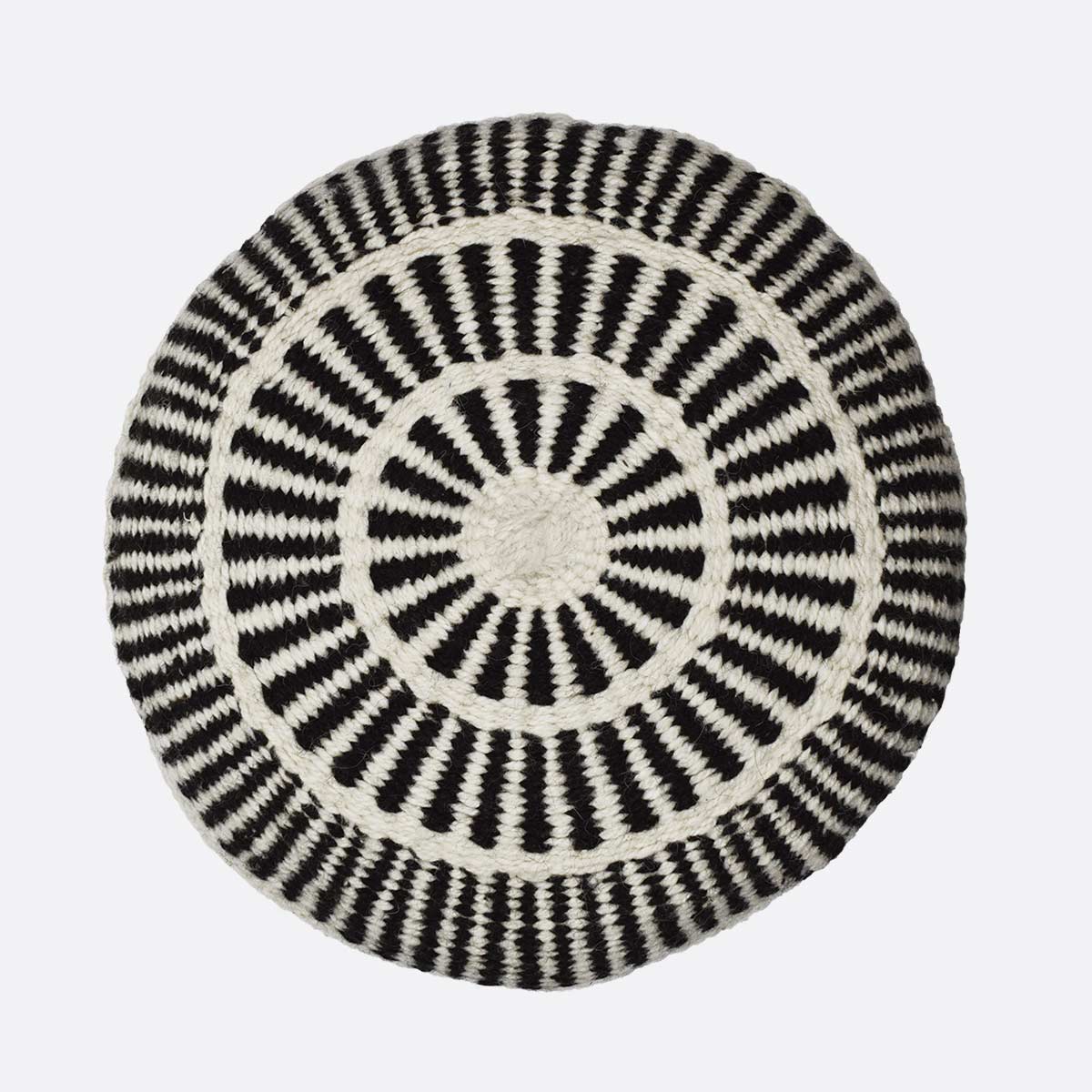 coussin-rond-motif-noir-blanc-finca-home Coussin ethnique rond motif noir et blanc Finca Home