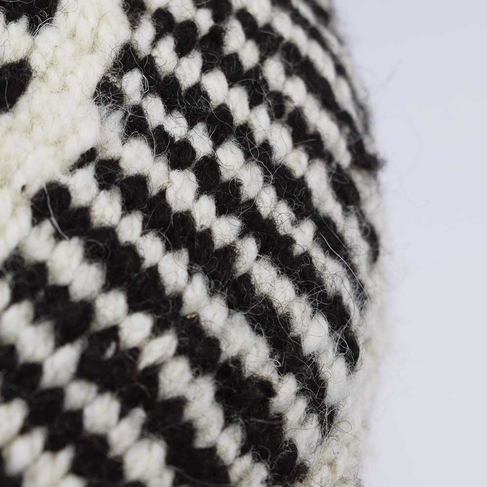 zoom-coussin-rond-motif-noir-blanc-finca-home Coussin ethnique rond motif noir et blanc Finca Home - Zoom