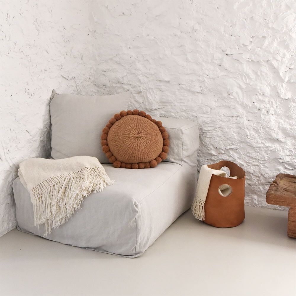 grand-sac-seau-cuir-chevre-lifestyle-finca-home Sac seau en cuir de chèvre Finca Home