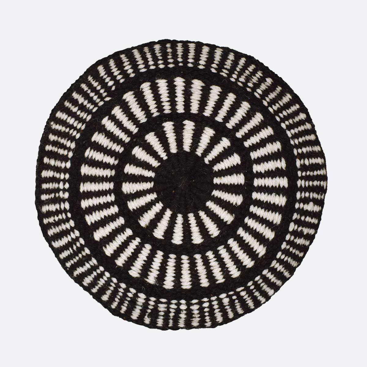coussin-rond-motif-noir-finca-home Coussin ethnique rond motif noir Finca Home
