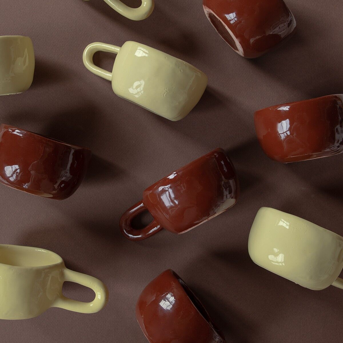 duo-tasses-artisanales-ceramiques-finca-home Tasses en céramique artisanales vanille et marron Finca Home
