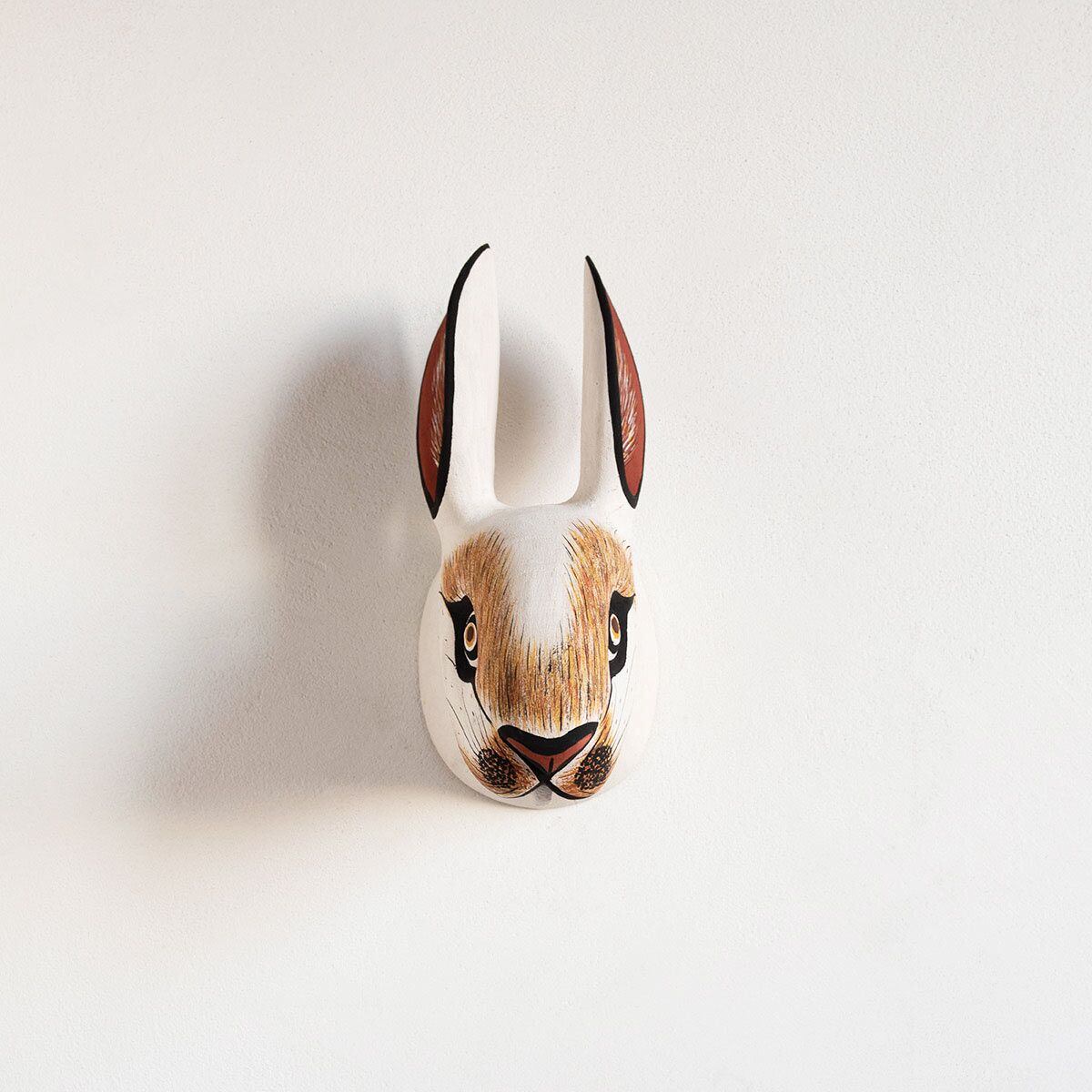 sculpture-murale-bois-lapin-finca-home-02 Trophée mural en bois lapin Finca Home